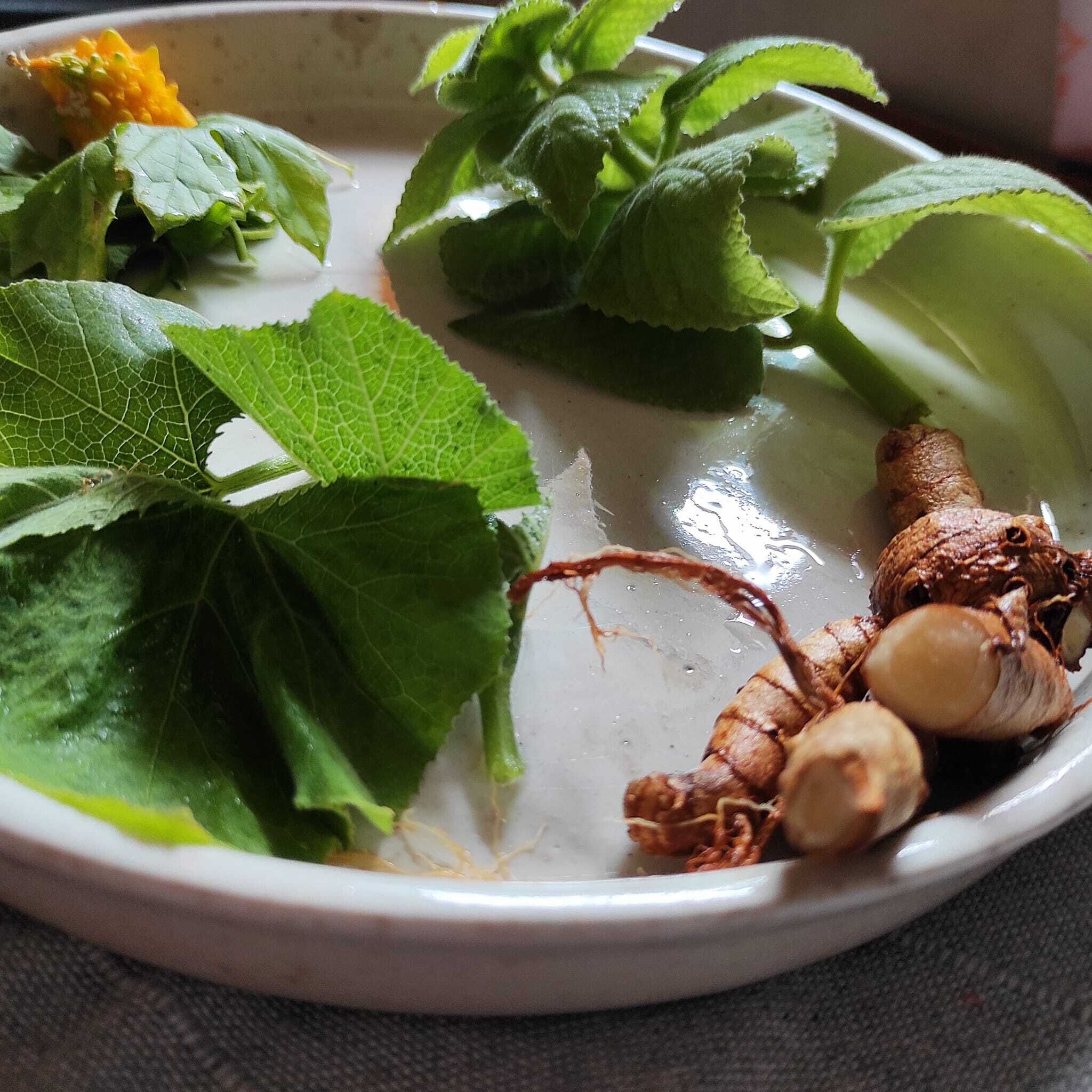 ছবি। হোয়াট্‌স্‌ অন ইয়োর মাইন্ড প্রফুল্লময়ী?